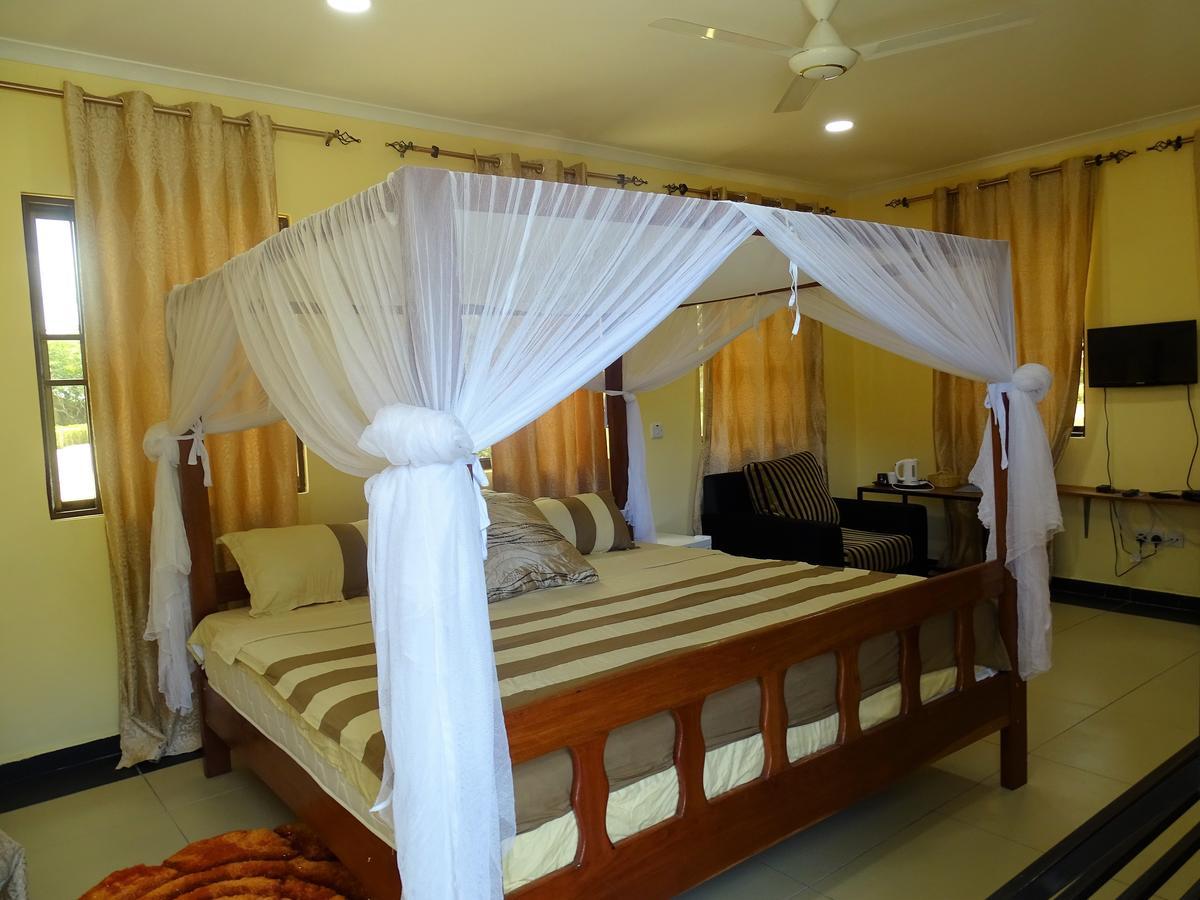 דאר א-סאלאם Mgulani Lodge Hotel מראה חיצוני תמונה