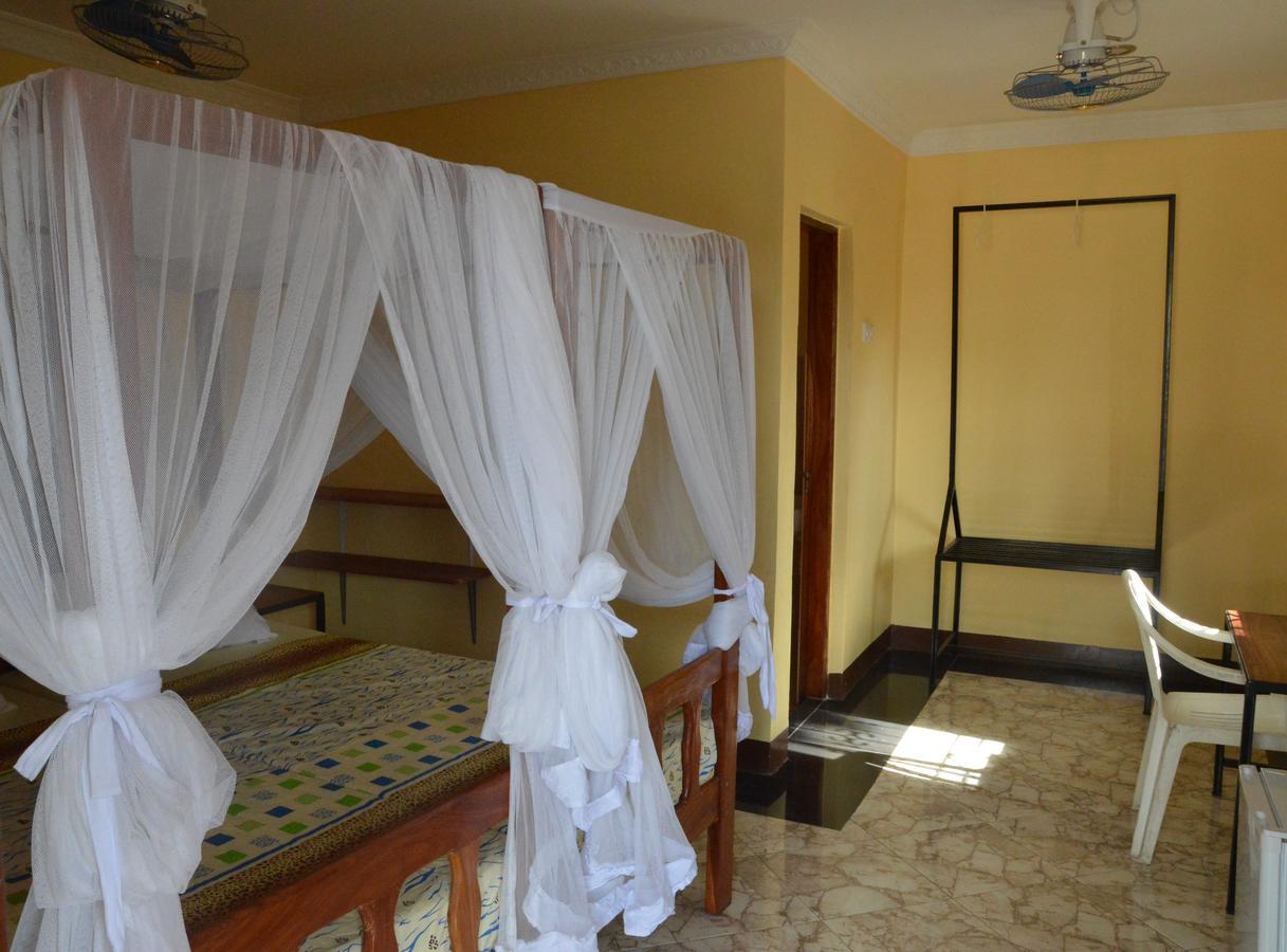 דאר א-סאלאם Mgulani Lodge Hotel מראה חיצוני תמונה