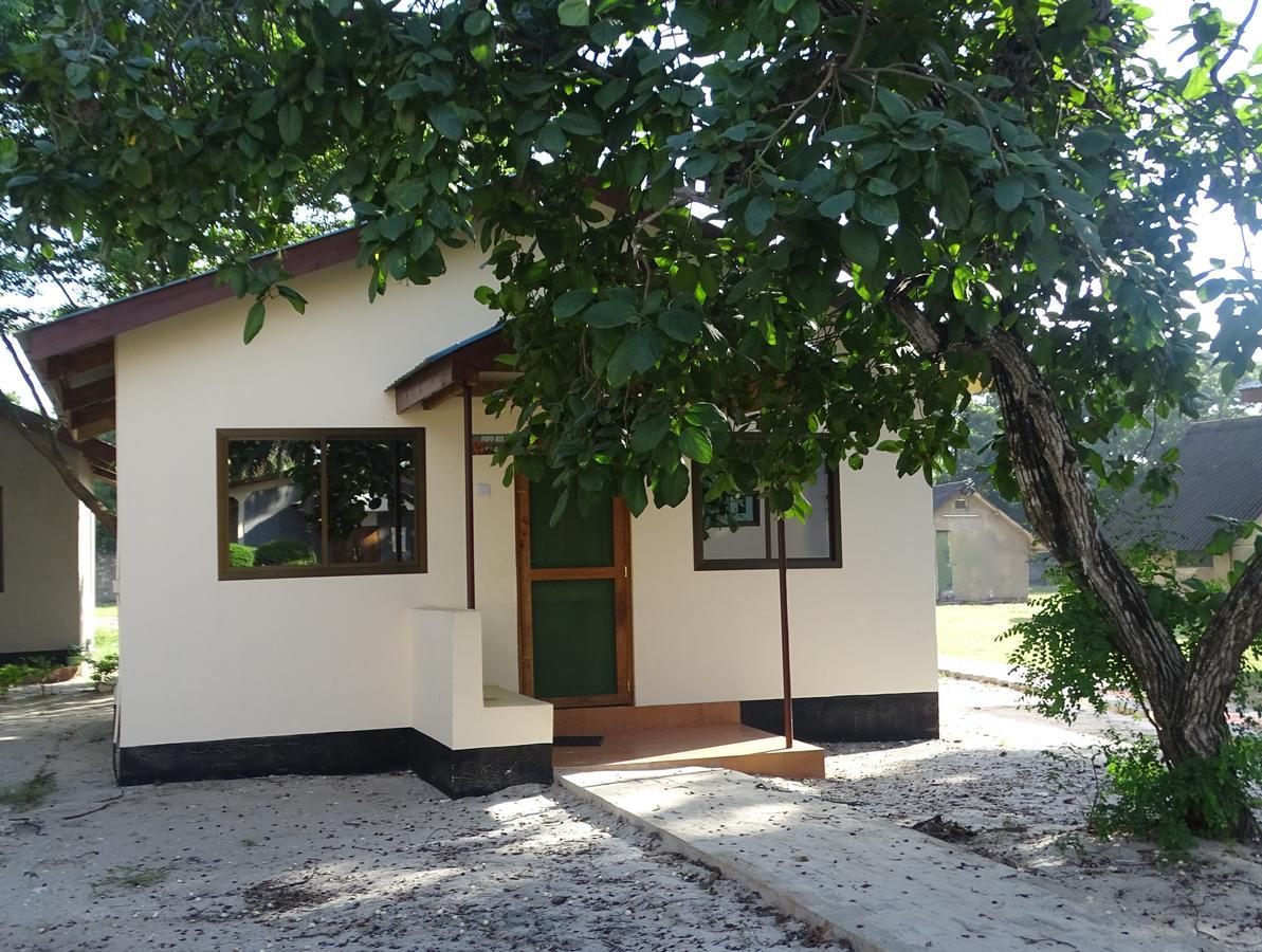 דאר א-סאלאם Mgulani Lodge Hotel מראה חיצוני תמונה