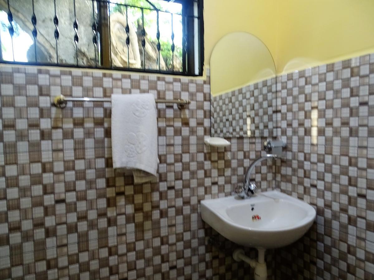 דאר א-סאלאם Mgulani Lodge Hotel מראה חיצוני תמונה